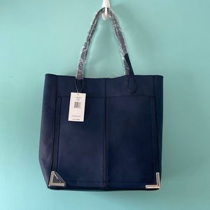 Navy Steve Madden Tote bag with matching zipper pouch